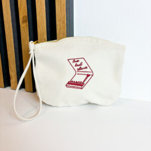Tasche mit Reißverschluss, mit Stickerei "one last chance" in der Farbe natur