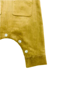 Latzhose aus Cord gelb
