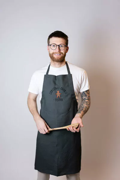 Kochschürze aus Leinen mit Bestickung "Christmas Cookie Tester"