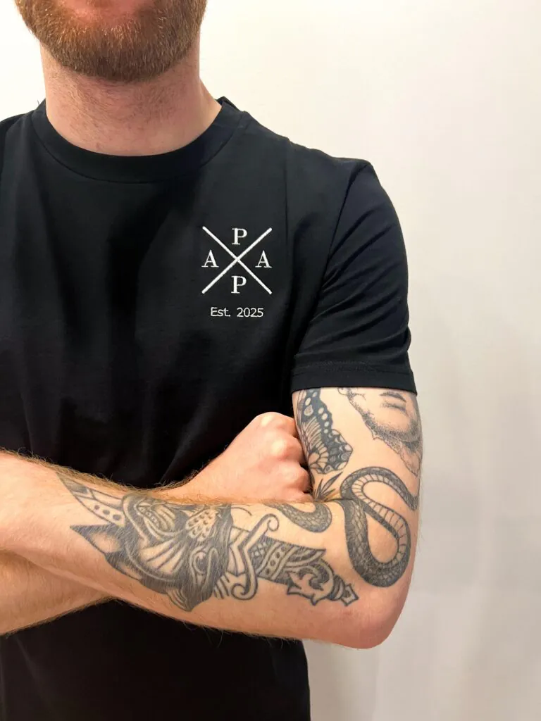 T-Shirt unisex mit Stickerei