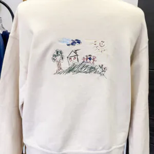Pulli personalisiert mit der eigenen Kinderzeichnung als Stickerei für Mama und Papa, unisex aus Bio-Baumwolle in der Farbe ecru