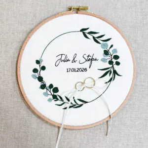 Stickrahmen mit Namen und Hochzeitsdatum