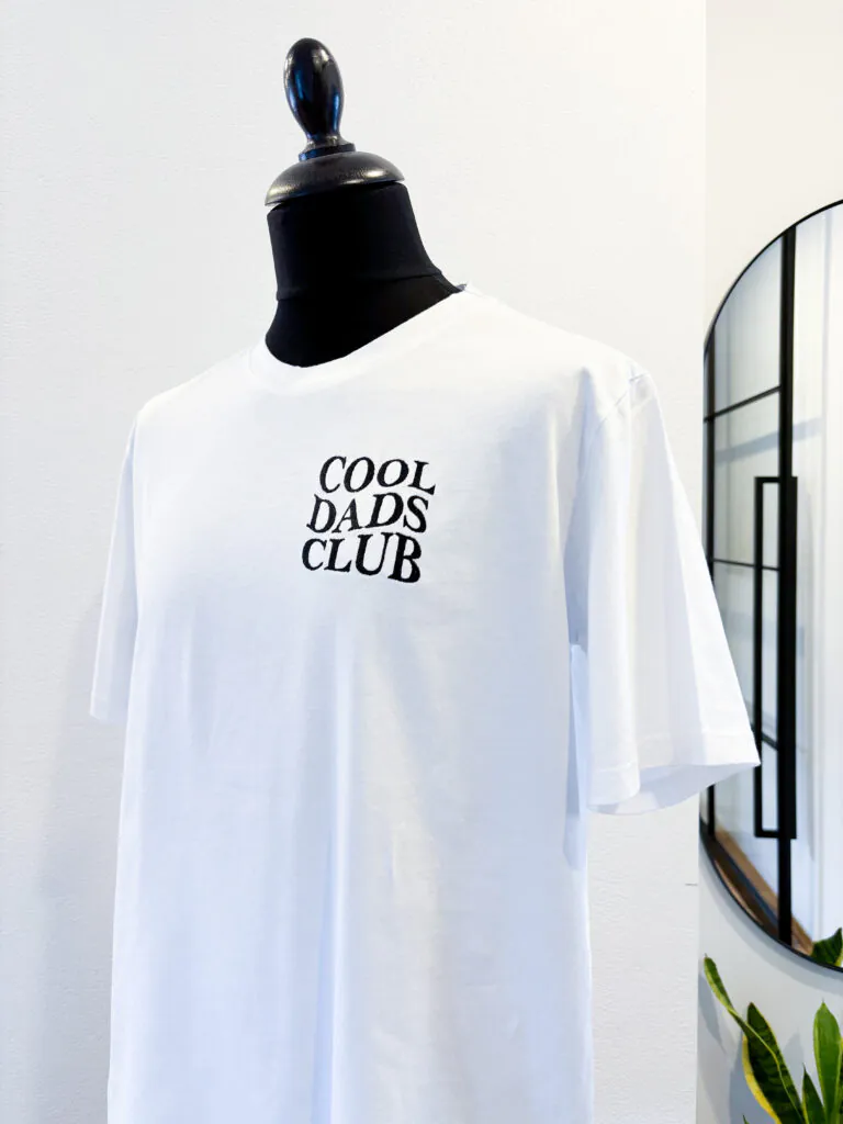 T-Shirt aus Bio-Baumwolle in weiß mit Stickerei
